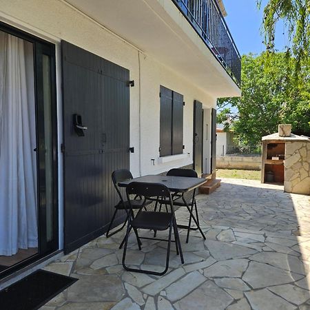 Studio Equipe Et Meuble St Cyprien Saint-Cyprien  Exterior photo