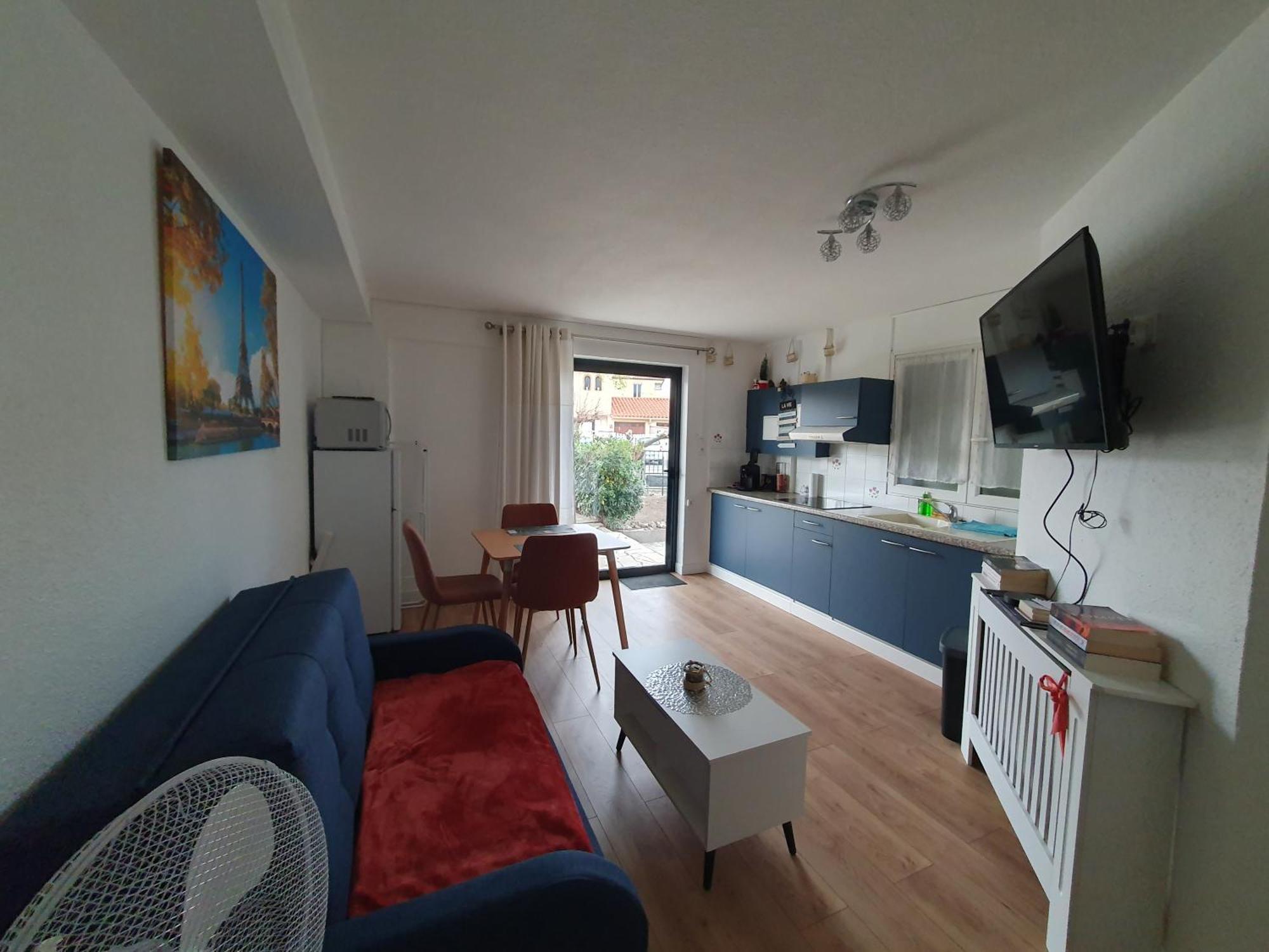 Studio Equipe Et Meuble St Cyprien Saint-Cyprien  Exterior photo